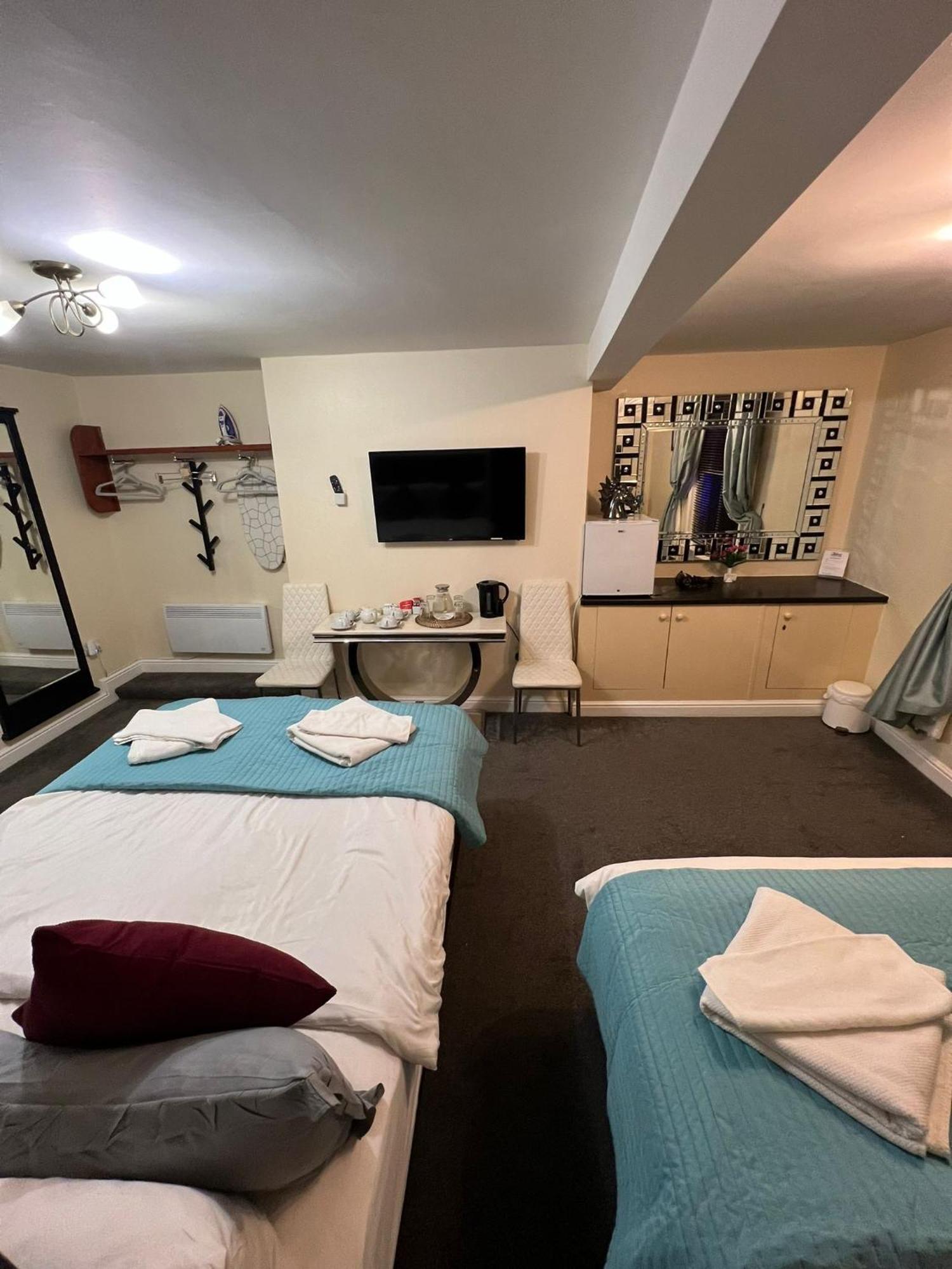 Abbey Holiday Accommodation Γουίτμπι Εξωτερικό φωτογραφία