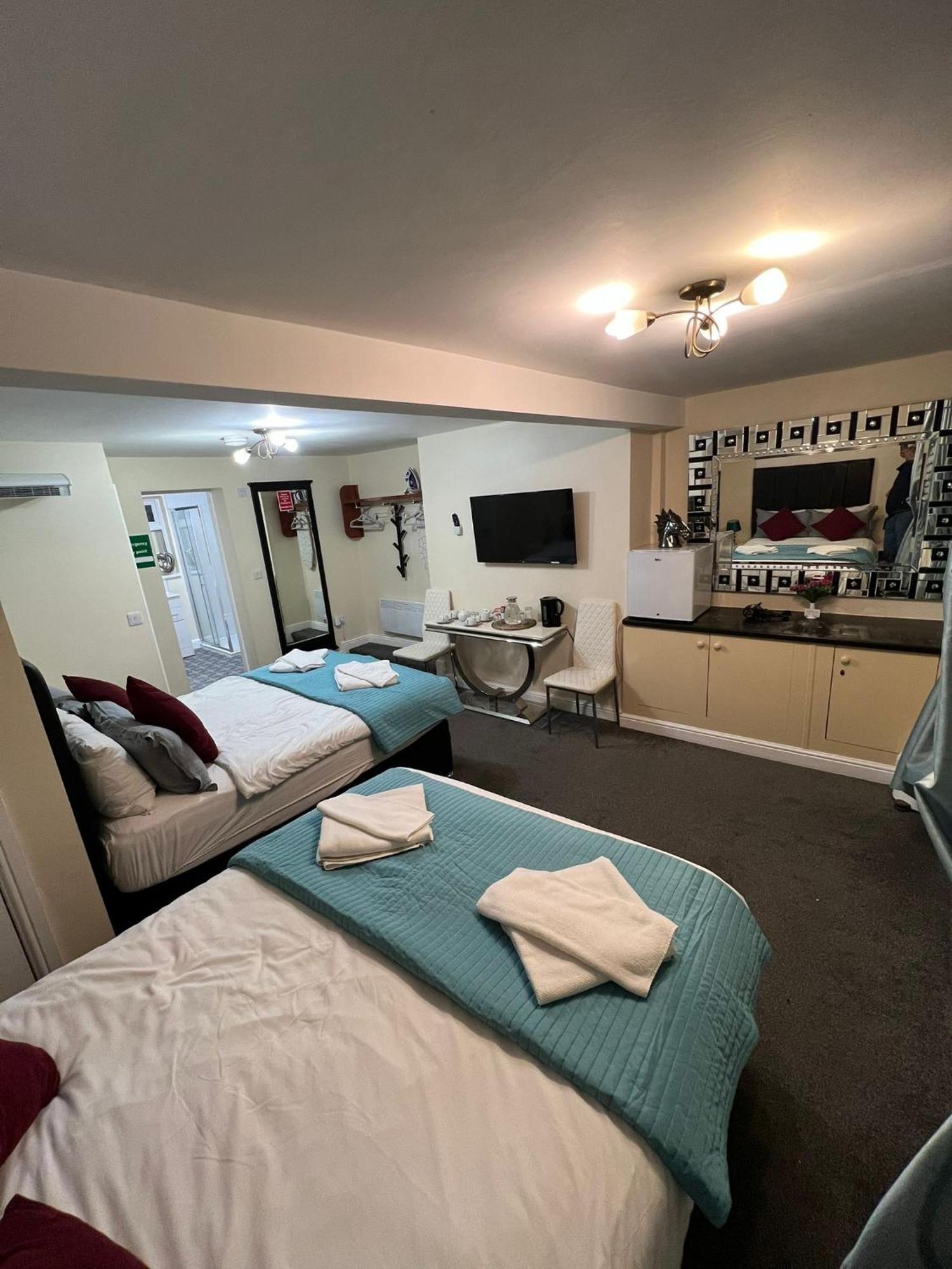 Abbey Holiday Accommodation Γουίτμπι Εξωτερικό φωτογραφία