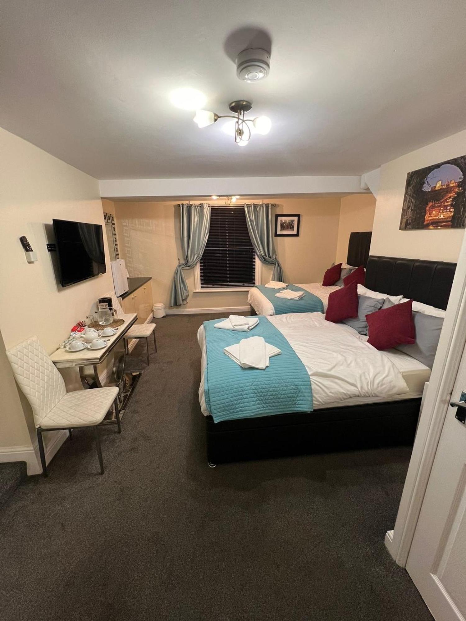Abbey Holiday Accommodation Γουίτμπι Εξωτερικό φωτογραφία